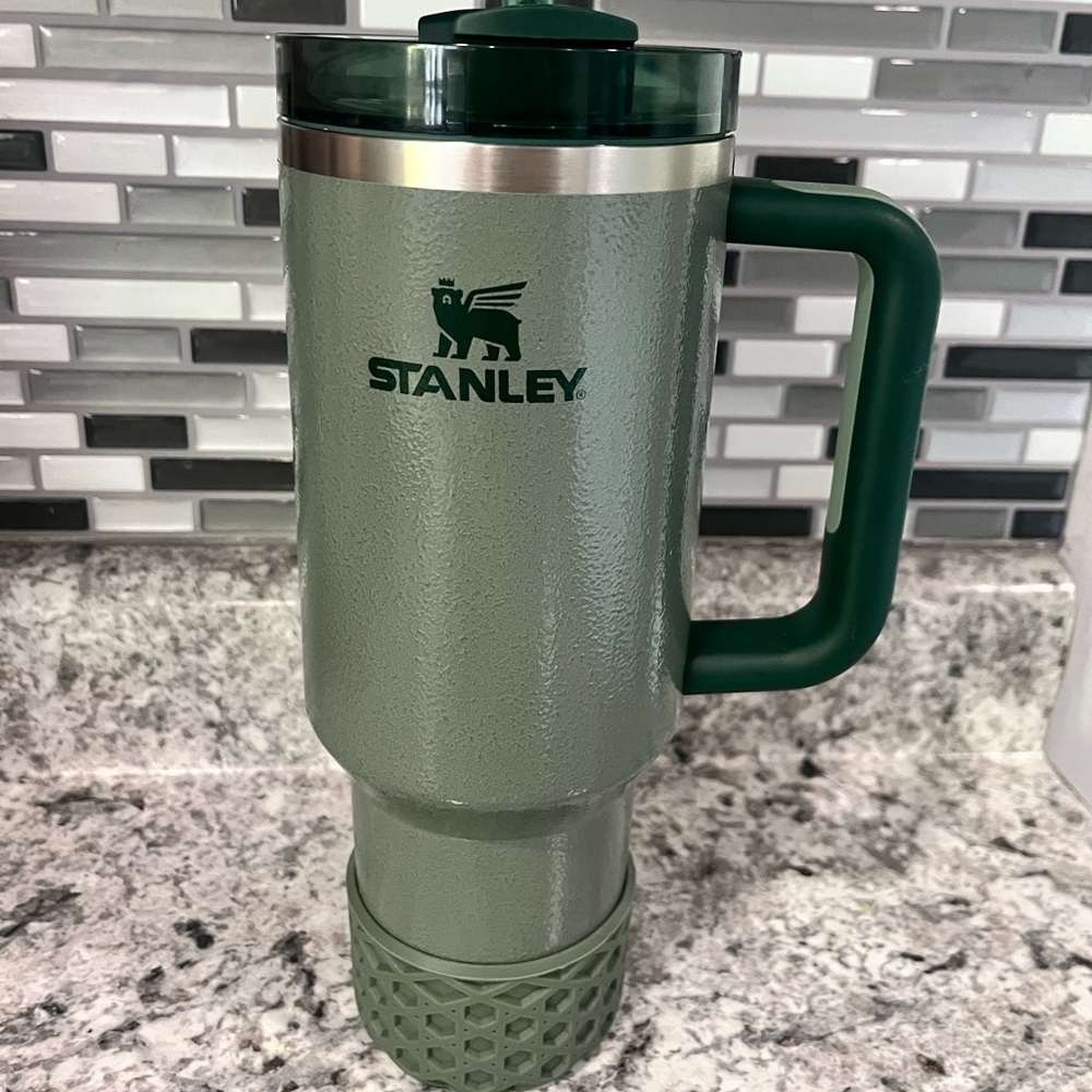 Stanley Hammertone 40oz with boot